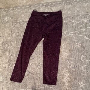 Victoria's Secret Women’s Burgundy Leopard Leggings Size Large EUC